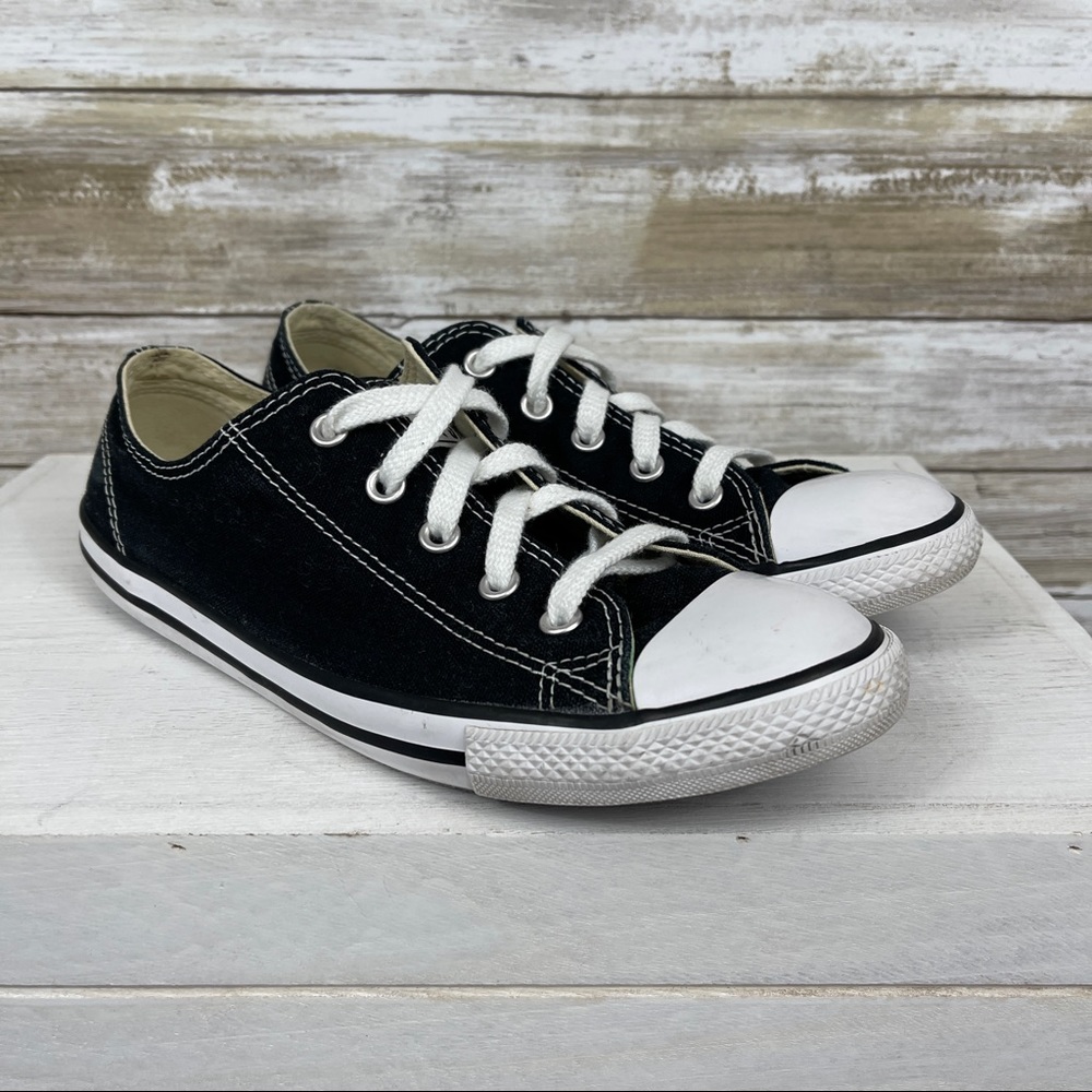 Converse Chuck Taylor, Women's Size 7.5 (7?)